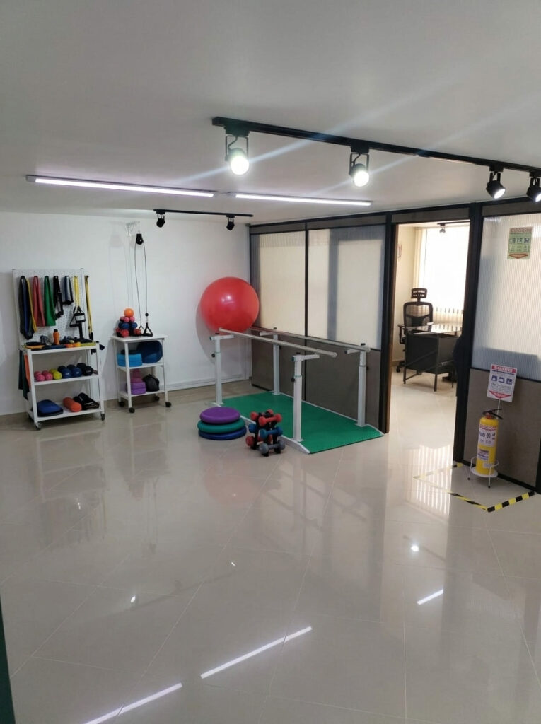 Nuestra área de mecanoterapia en Activa+