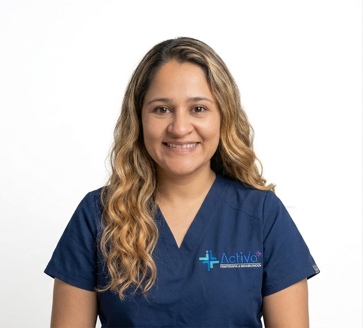 Maira Liset López, fisioterapeuta con amplia experiencia y certificaciones en diversas técnicas